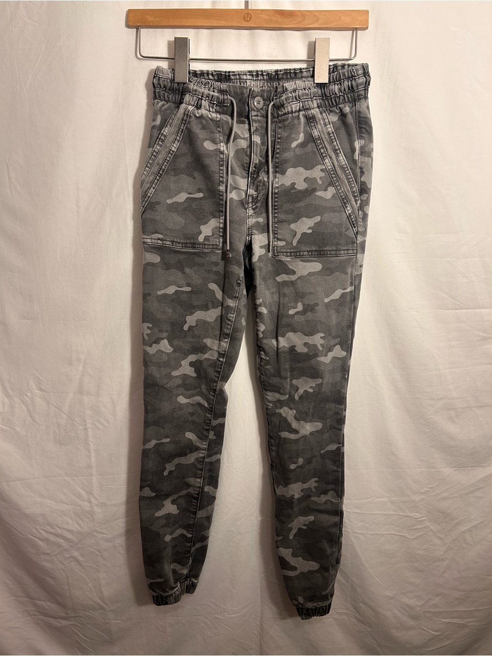 American Eagle Outfitters Gray Camouflage Ankle Jeans